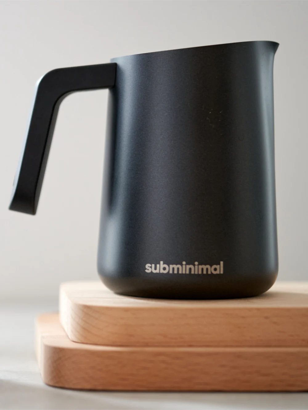 Subminimal FlowTip Jug